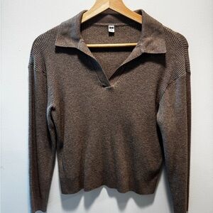 Uniqlo Women's V-Neck Brown Sweater